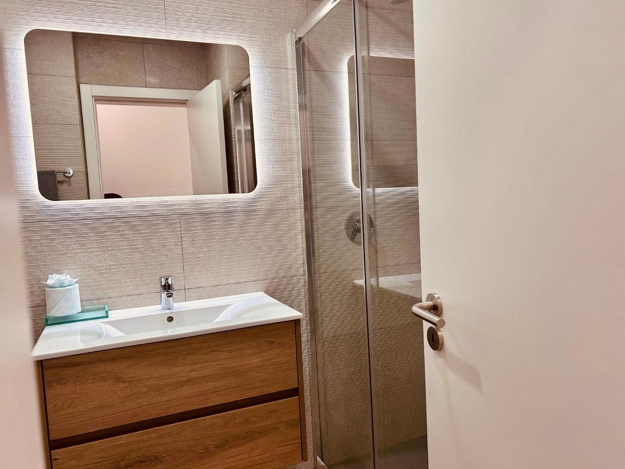 Central Lagos Apt With Marina Views Near Beaches Exterior foto