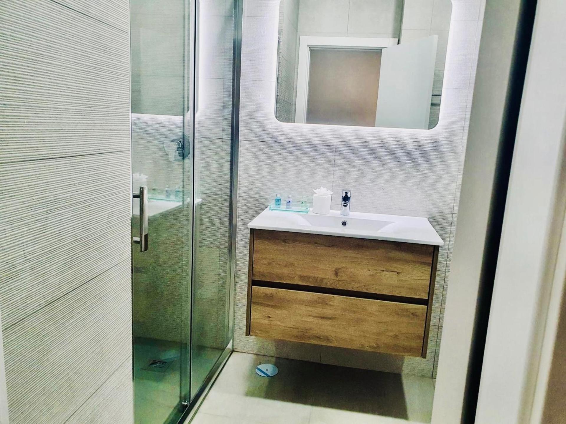 Central Lagos Apt With Marina Views Near Beaches Exterior foto