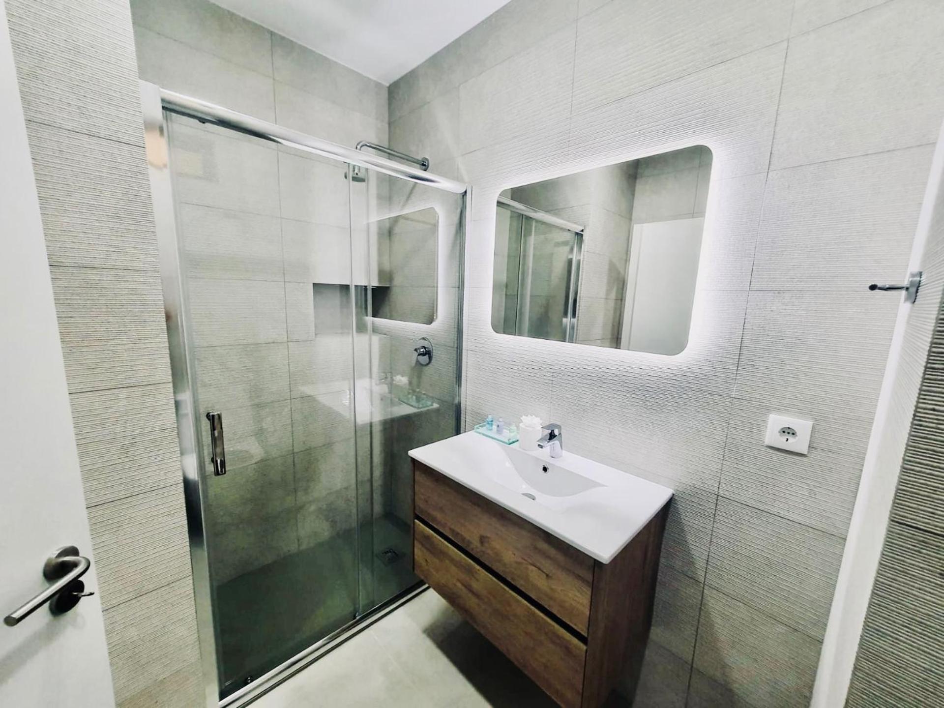 Central Lagos Apt With Marina Views Near Beaches Exterior foto